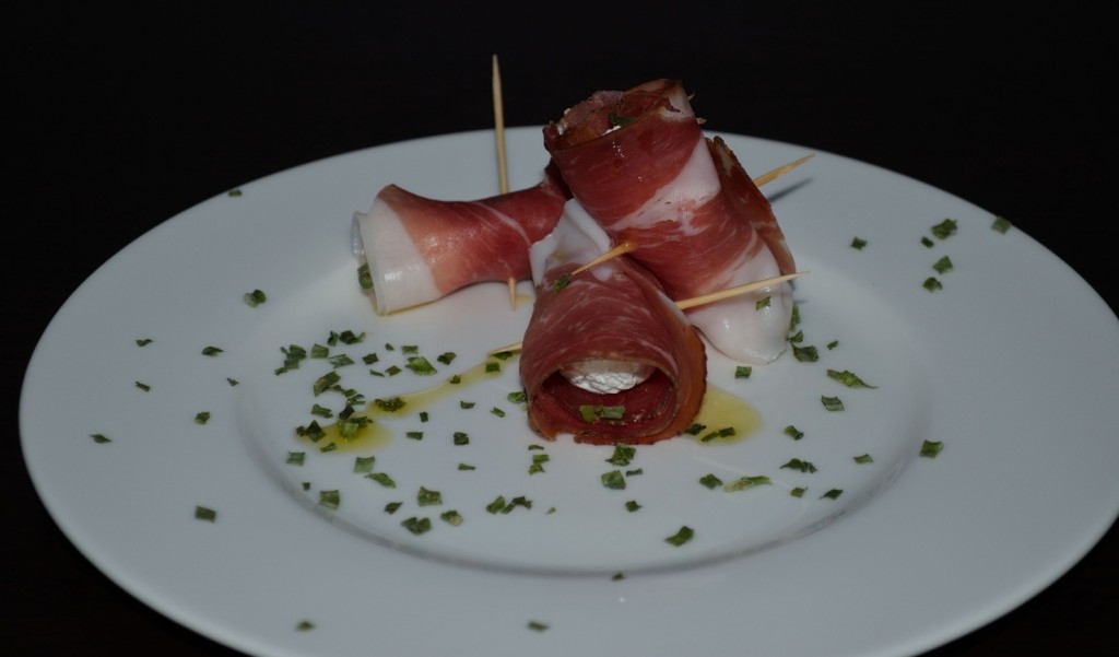 involtini allo speck e formaggio