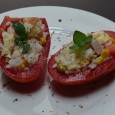 Qualche mese fa vi avevo proposto la ricetta dei pomodori ripieni al tonno. Se vi sono piaciuti, apprezzerete anche questi pomodori freddi ripieni di riso freddo: li preparerete in pochi […]