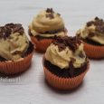 Cosa fare quando si ha voglia di dolci e non c’è molto tempo a disposizione? Preparare dei cupcake al cioccolato! L’altra sera per decorarli ho usato anche dei piccoli cuoricini […]