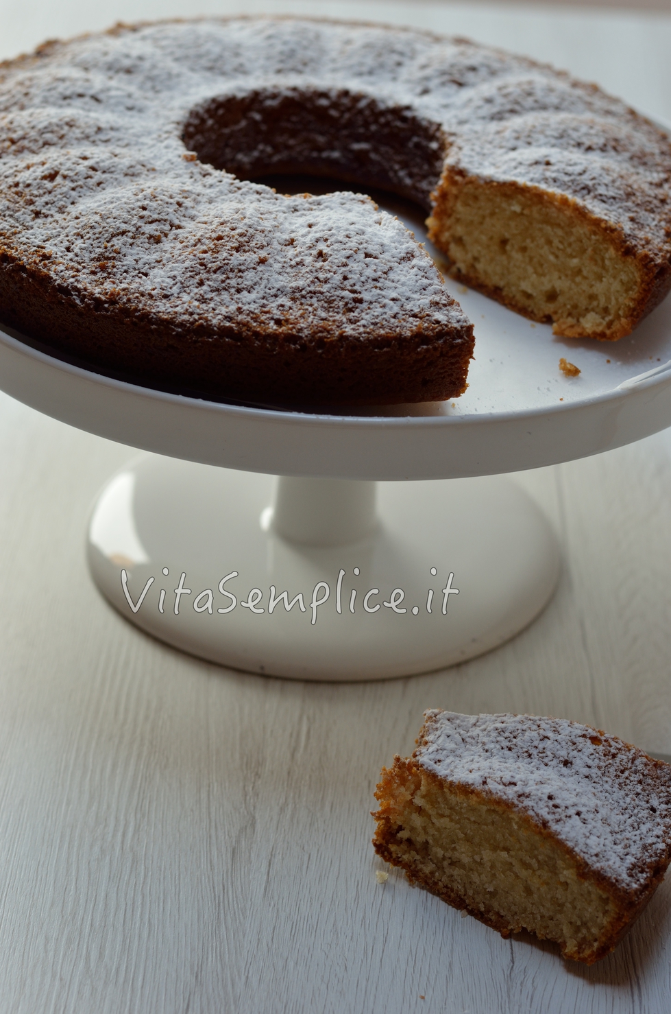 Ciambella allo yogurt, un dolce light senza uova e burro!
