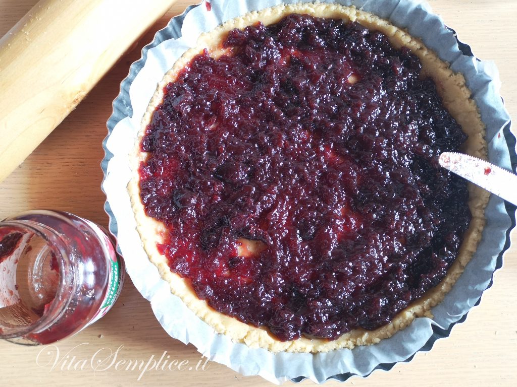 preparazione crostata alla marmellata